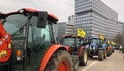 Se billederne: Landmænd blokerer EU-parlamentet i Strasbourg