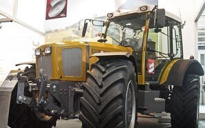 Schweizisk traktor kan køre overalt med el-motor