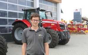Østrigske landmænd med fuld maskinpark til 20 hektar jord