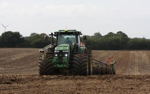 John Deere lancerer selvkørende traktor