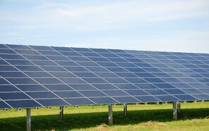 Solcelleprojekt sat i bero efter indsigelse i 11. time af to styrelser