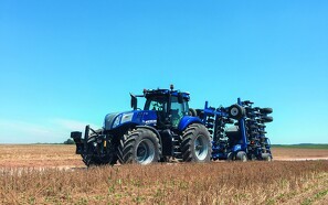 New Hollands selvkørende traktor høster priser på Sima