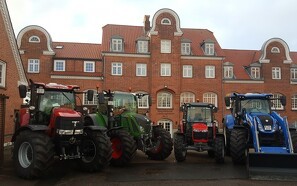 Nye traktorer på Asmildkloster Landbrugsskole