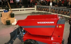 Rød dværgvogn viser fremtiden for staldarbejde