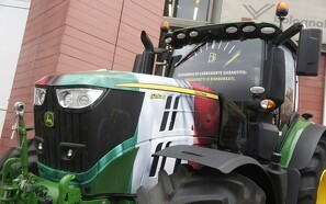 Italienere kører længere tid med traktorerne