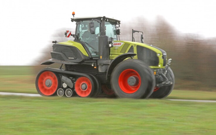Claas udvider 900-serien med half-track traktor