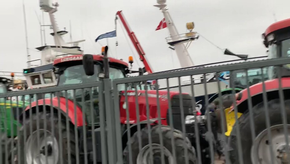 Video: Traktorer på vej tværs over Danmark