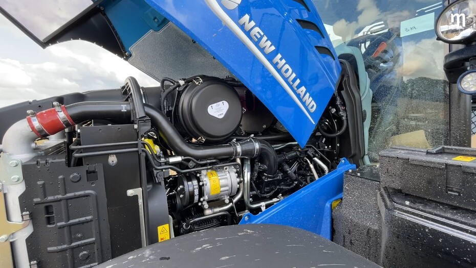 Video: Bio-metan traktoren kan tankes på bedriftens biogas-anlæg